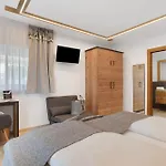 La Douce Pomme Bed & Breakfast 3*